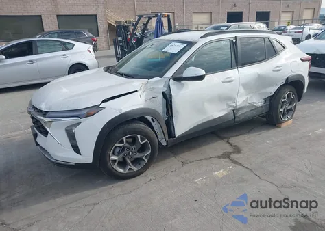 2025 Chevrolet Trax 1Lt z USA, uszkodzony, nr VIN KL77LHEP4SC323475